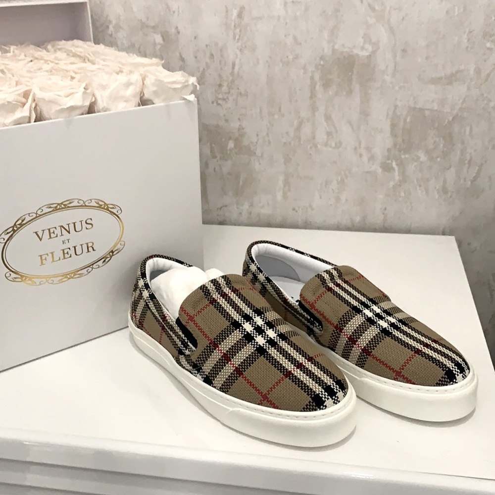 Burberry sneakers brand new - so comfy!